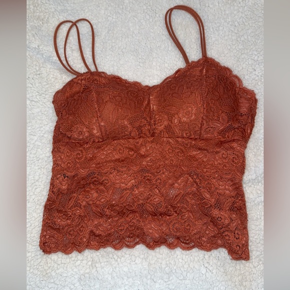 Woman’s top - Picture 2 of 4